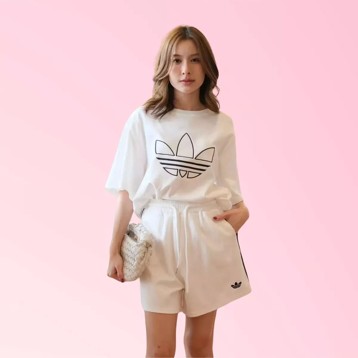 Women’s white graphic T-shirt and drawstring shorts set 3